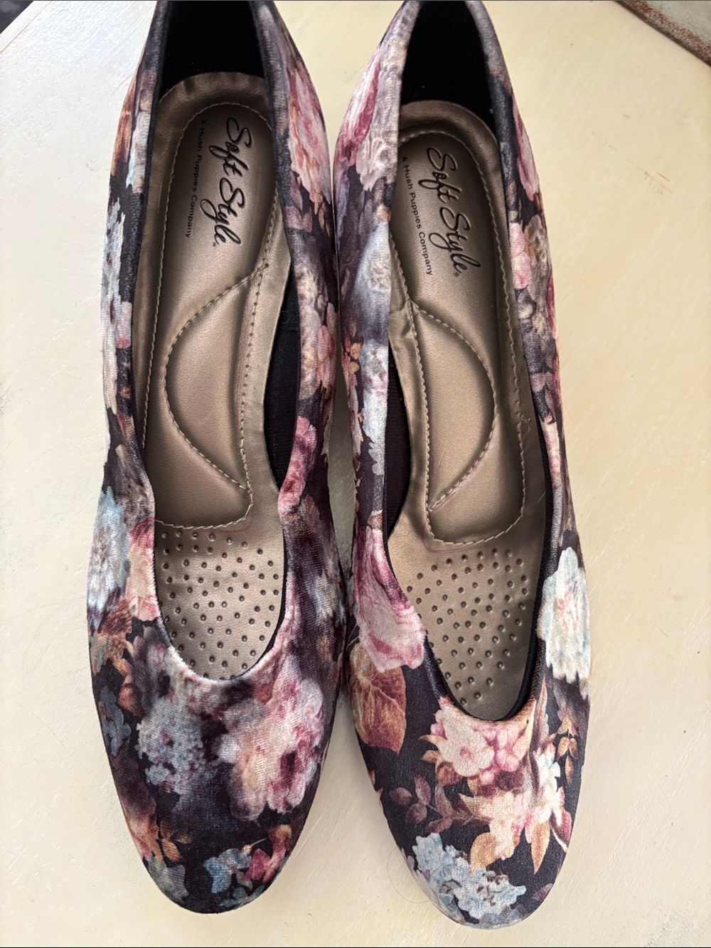 Soft Style by Hush Puppies "Angel II" pumps floral brocade pattern Women’s 9.5 - Picture 2 of 8